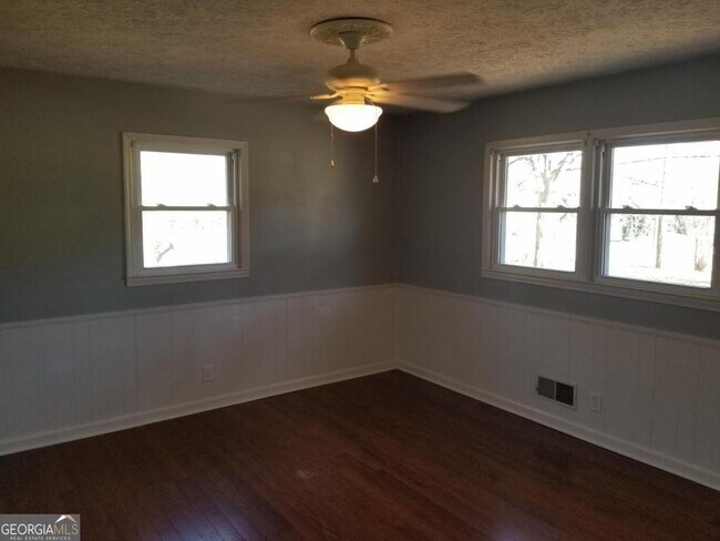 Foto del edificio - 5003 Calhoun Rd NE