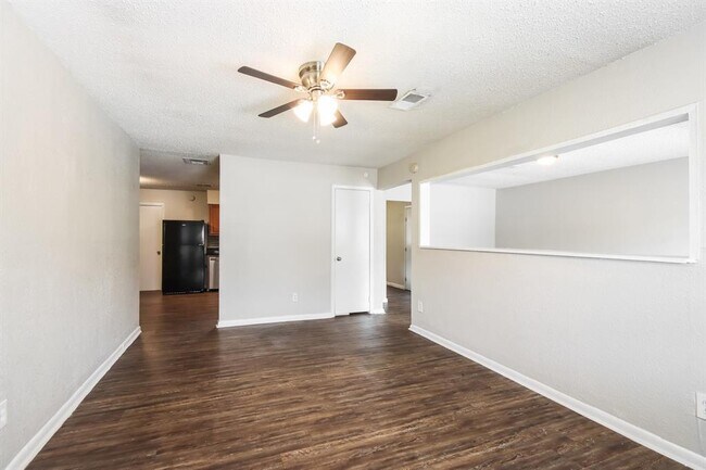 Building Photo - 5210 Greylog Dr