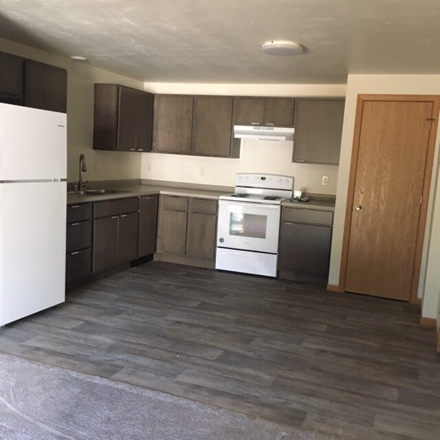 new kitchen and appliances - 903 Alabama Pl