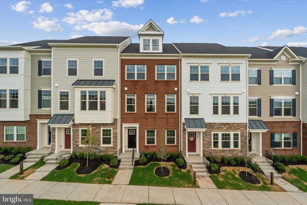 Foto principal - 705 Sawback Sq NE