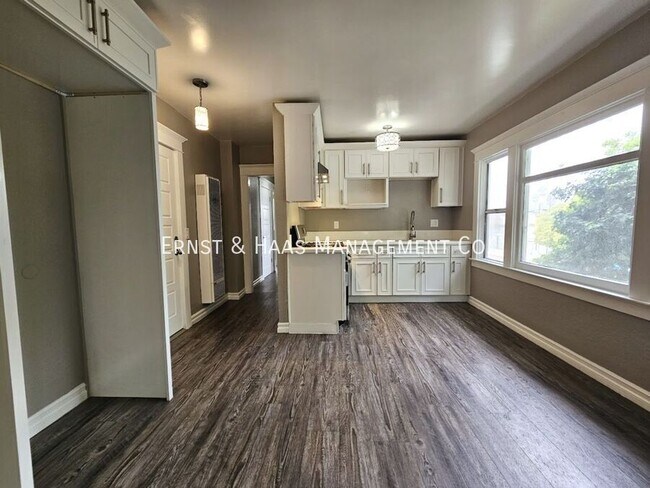 Foto del edificio - 755 Elm Ave