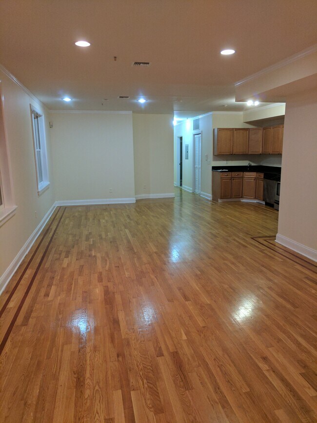 Building Photo - 4407 Palisade Ave