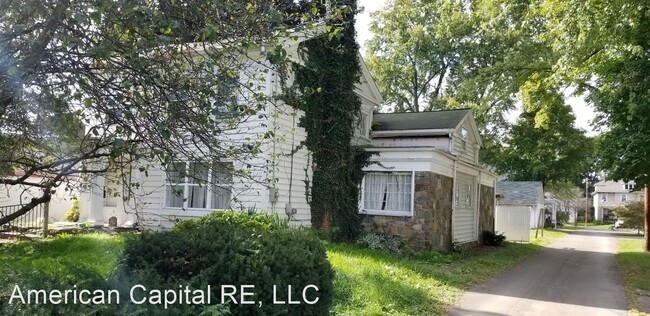 Building Photo - 5 br, 1.5 bath House - 305 Home St