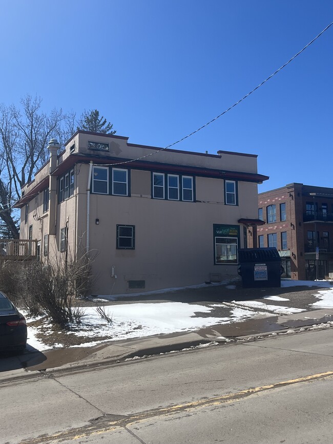 Foto del edificio - 1826 E 8th St