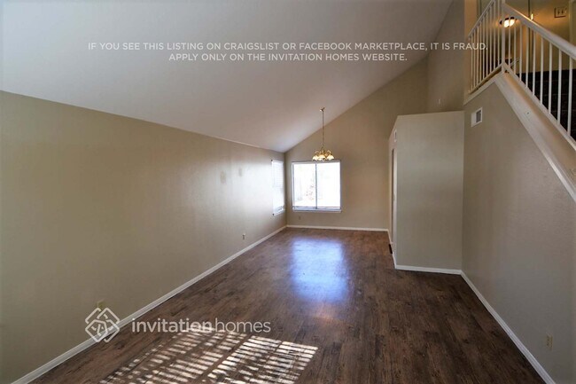 Foto del edificio - 7312 Queen Palm Dr