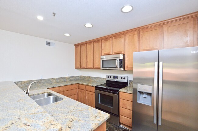 Foto del edificio - 4704 E Paradise Village Pky N