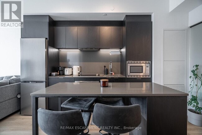 Building Photo - 1 Jarvis St