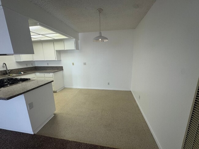 Building Photo - 118 W Boone St