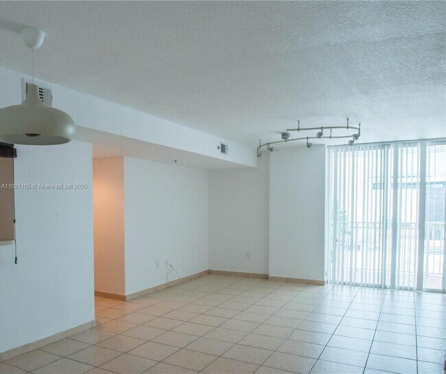 Building Photo - 1650 Coral Wy