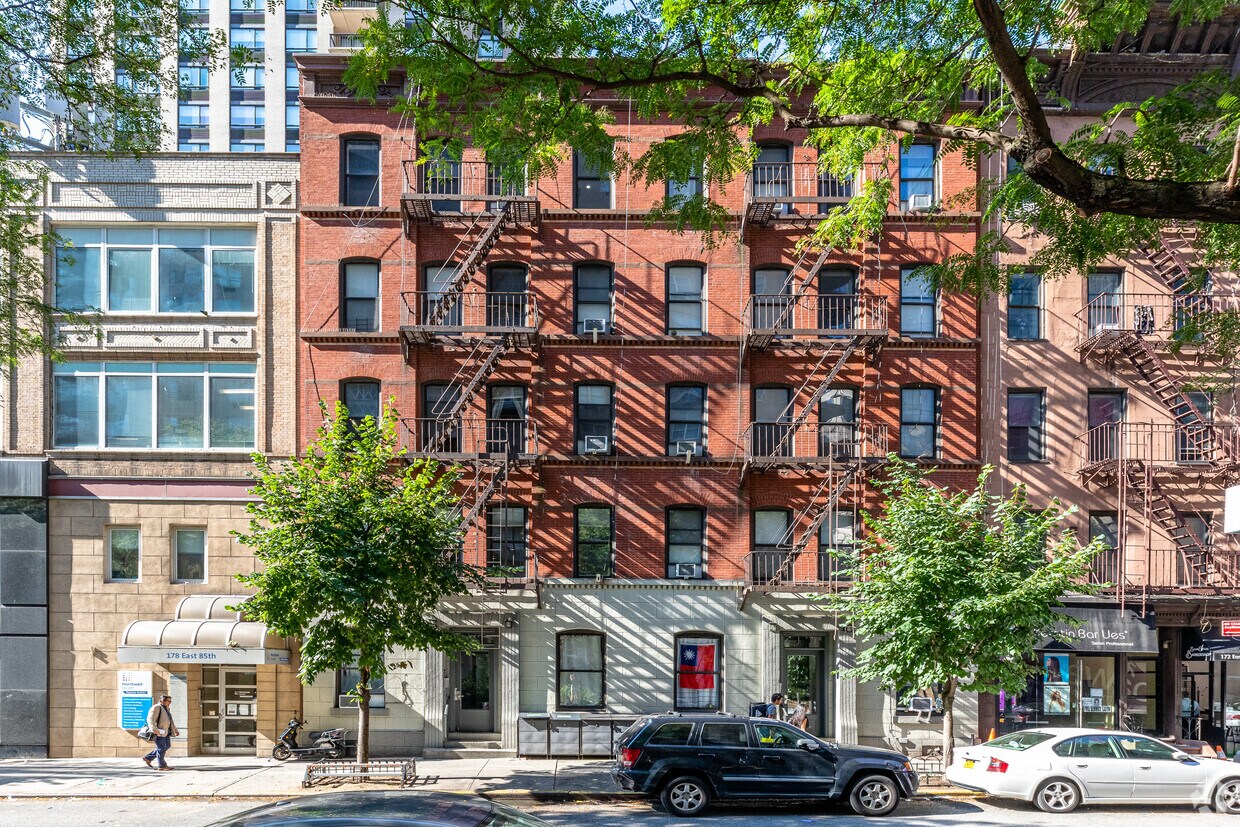 Foto principal - 176 E 85th St