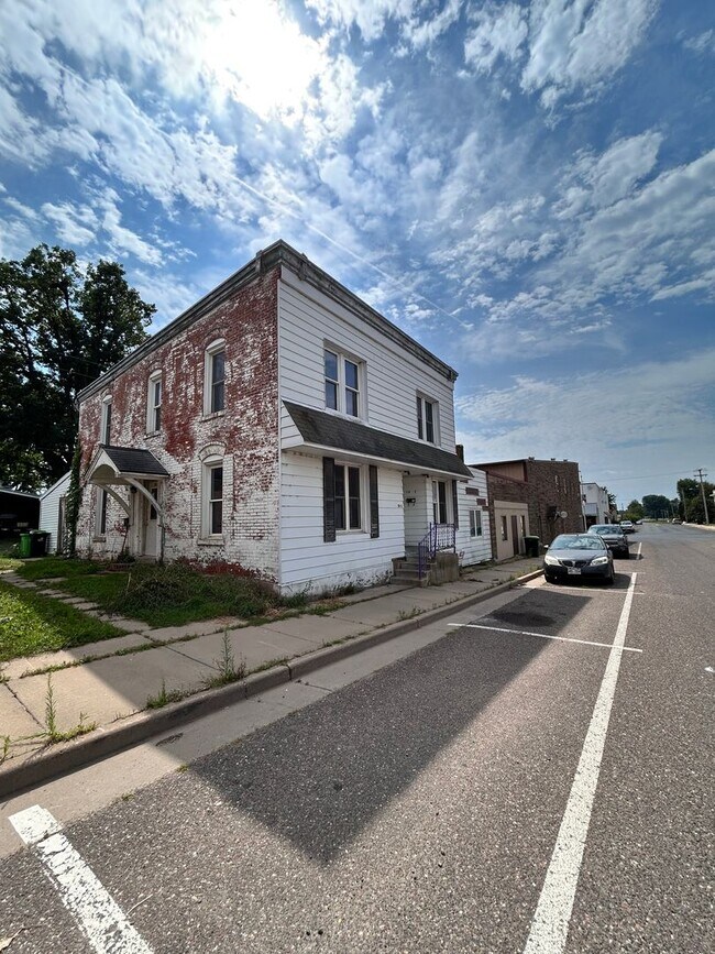 Building Photo - 110 E 4th Ave