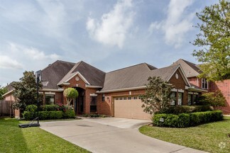 Building Photo - 6706 Ashworth Dr