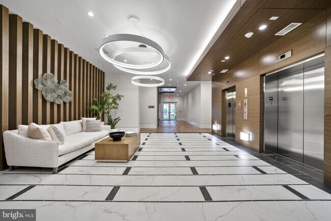 Foto del edificio - 801 N Fairfax St