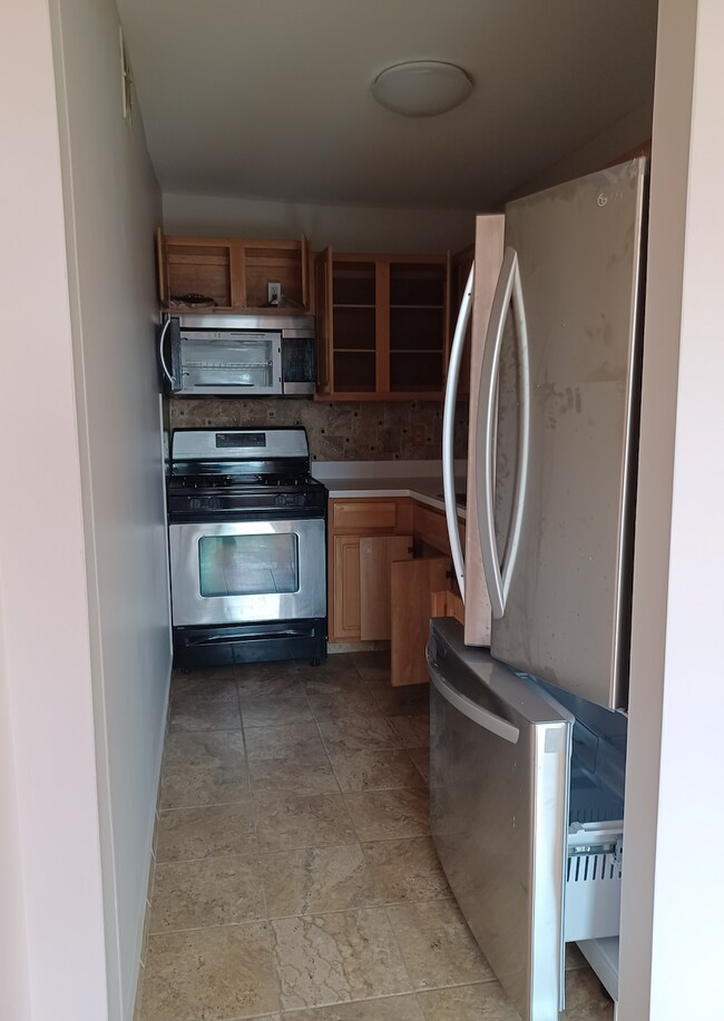 Kitchen - 12 E 129th St