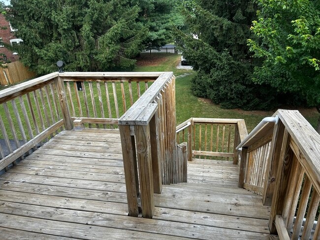 Deck - 806 Broadway