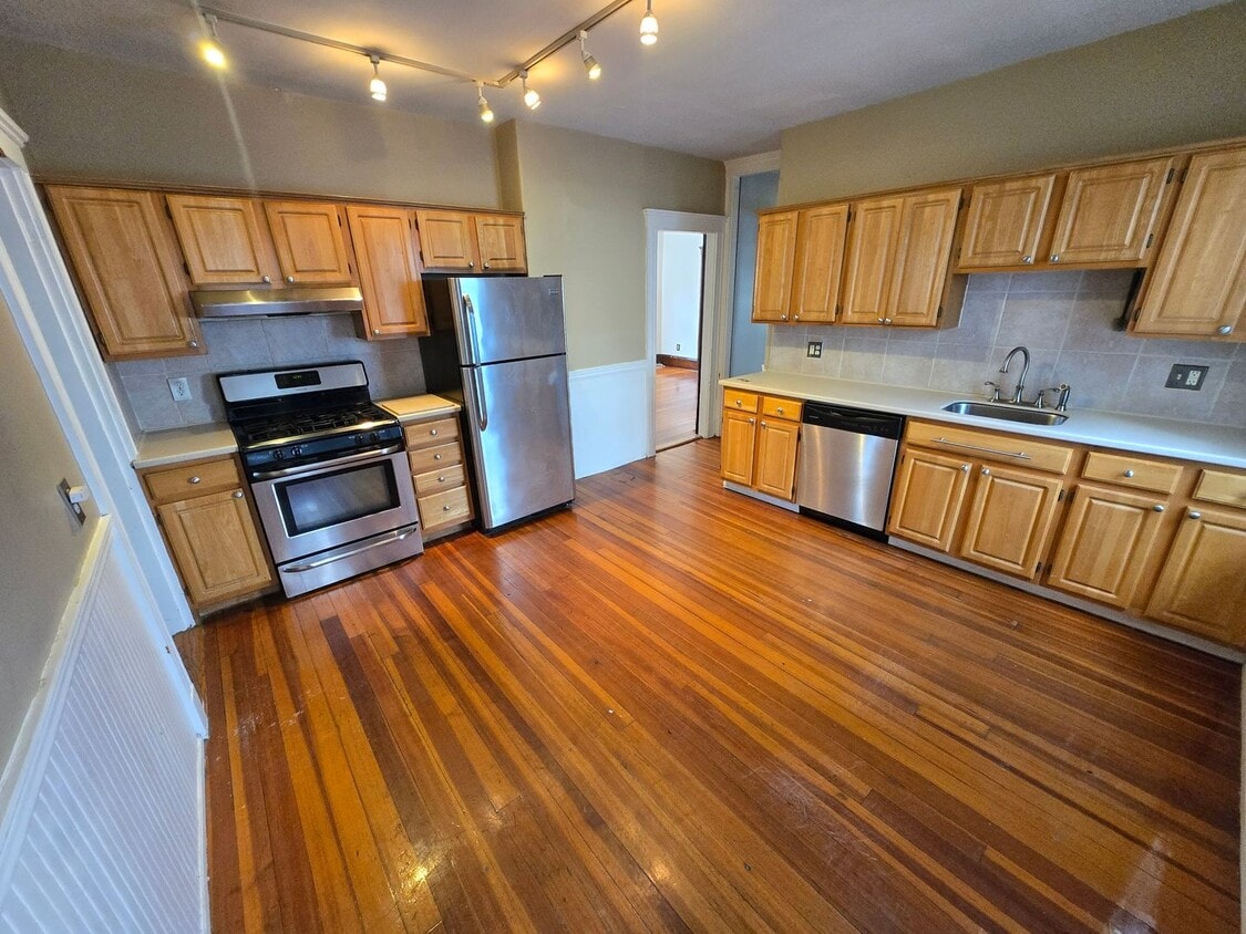 Location Location with this Versatile 2 Bd... - Location Location Location 2 Bd 1 Bath on ...