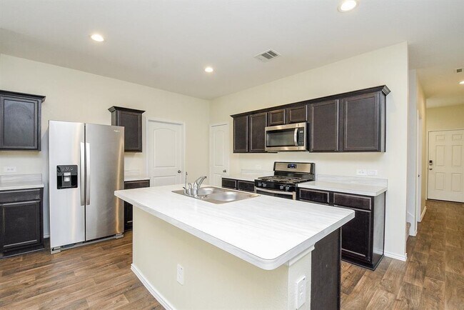 Foto del edificio - 21170 Alder Oaks Dr