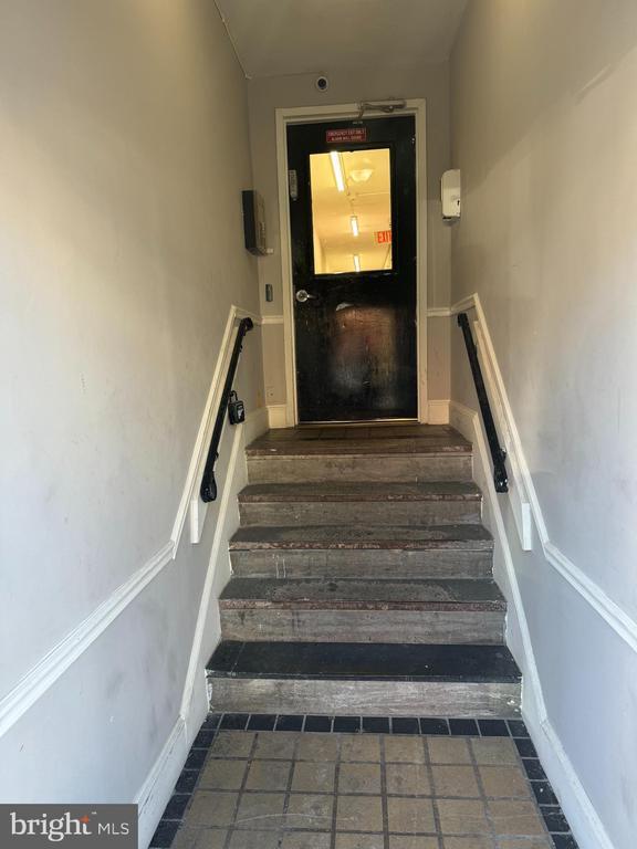 Foto del edificio - 6024 Larchwood Ave