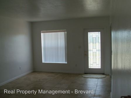 Building Photo - 1140 Daytona Dr NE