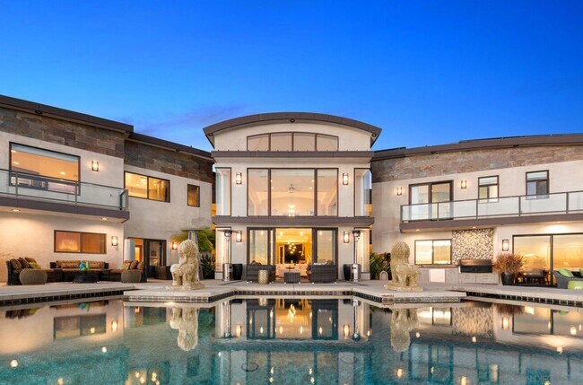 Building Photo - 5680 Linda Rosa Ave