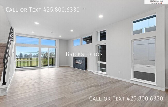 Foto del edificio - 1212 Harrington Ave NE