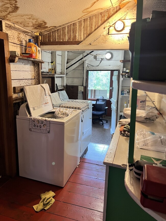 Building Photo - 4386 Prospect Lake Rd