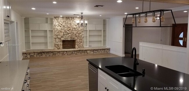Building Photo - 5 br, 4 bath House - Hollywood Hills