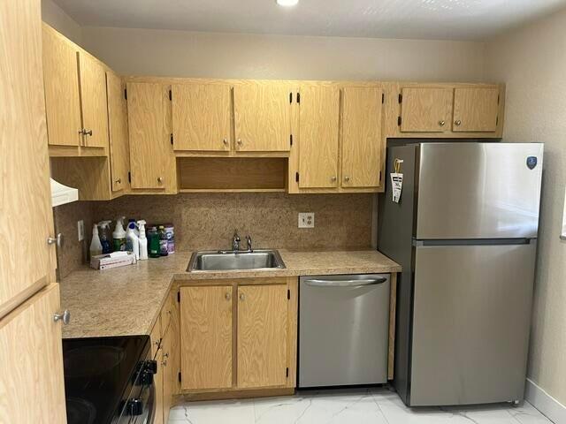 Foto del edificio - 2960 Riverside Dr