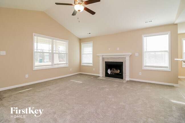 Building Photo - 179 Voyage Cir