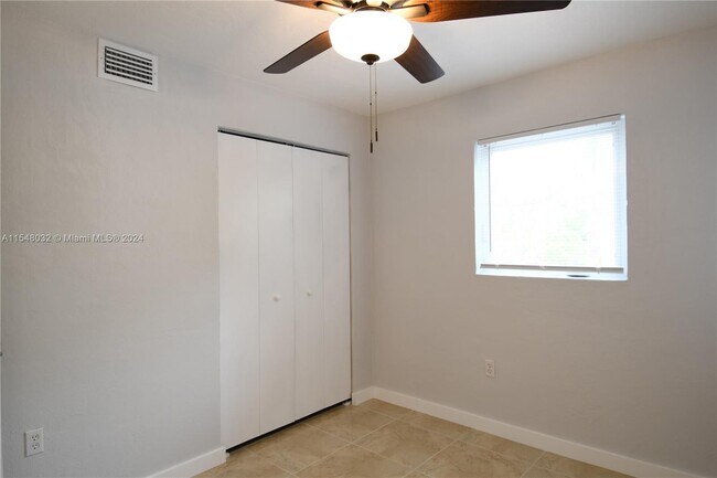 Foto del edificio - 1398 NW 61st St