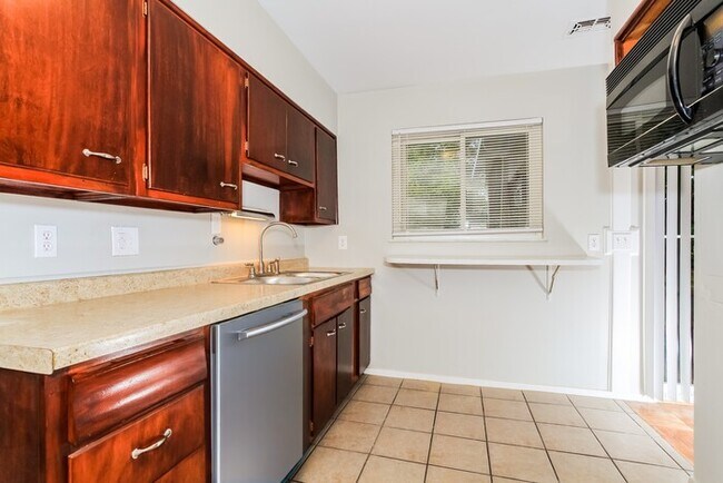 Foto del edificio - 12151 Chesterdale Rd