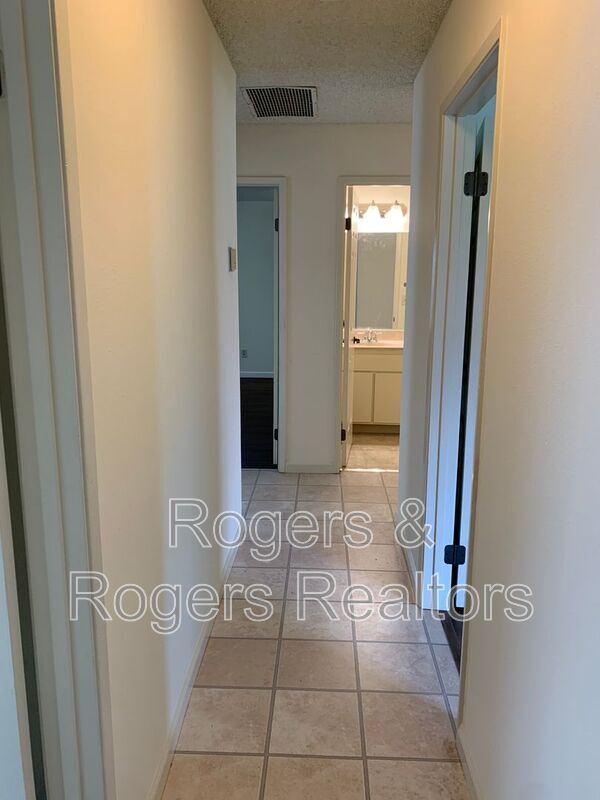 Building Photo - 1089 Rankin Dr