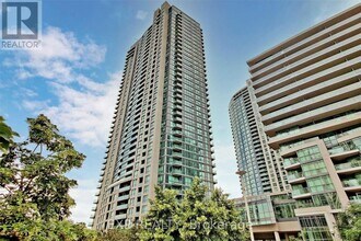 Building Photo - 215 Fort York Blvd