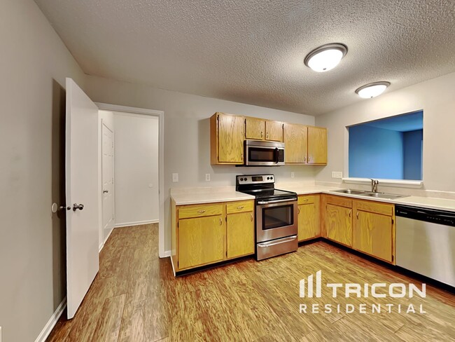 Foto del edificio - 1631 Prairieview Ln