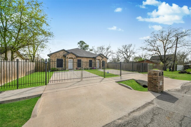 Building Photo - 7980 Ethel St