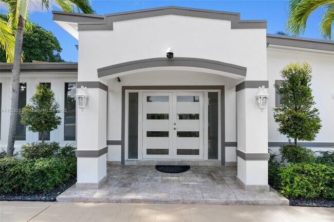 Building Photo - 5725 SW 56th St