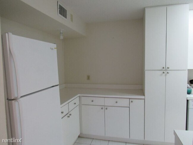 Building Photo - 8207 Sun Spring Cir