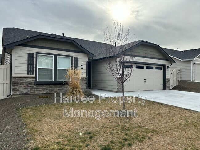 Building Photo - 14611 Shetland St