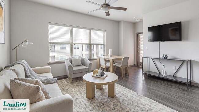 Foto del edificio - 650 S Main St