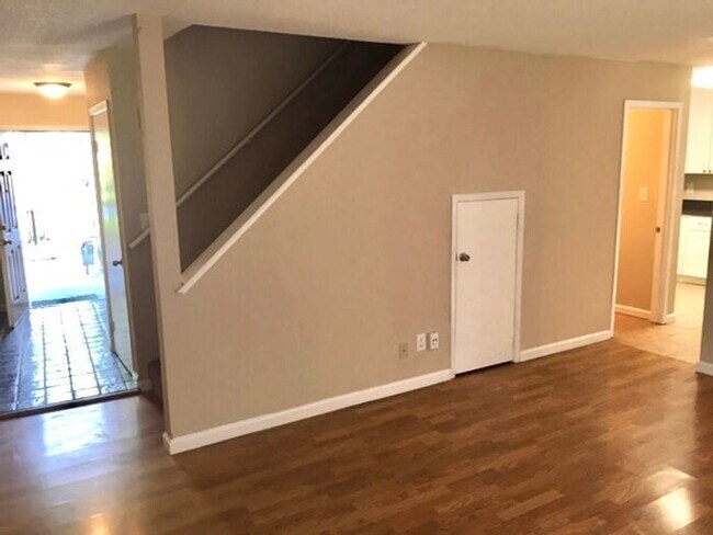 Foto del edificio - 3513 Dameron Pl