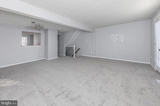 Building Photo - 6 Andrew Ct