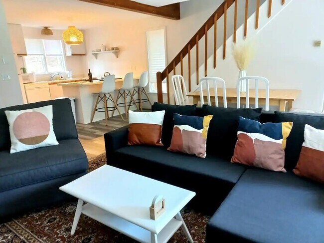 Foto del edificio - 162 Meadows Dr