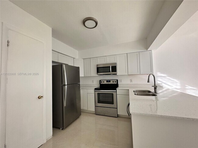 Building Photo - 480 NW 42nd Ct