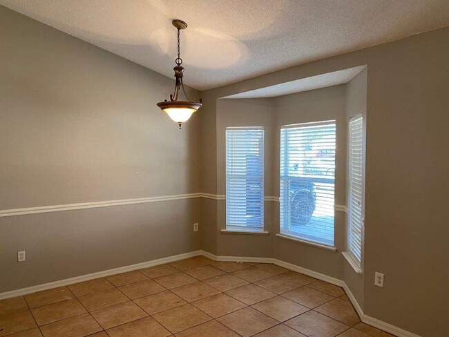 Foto del edificio - 1123 Breezy Knoll St