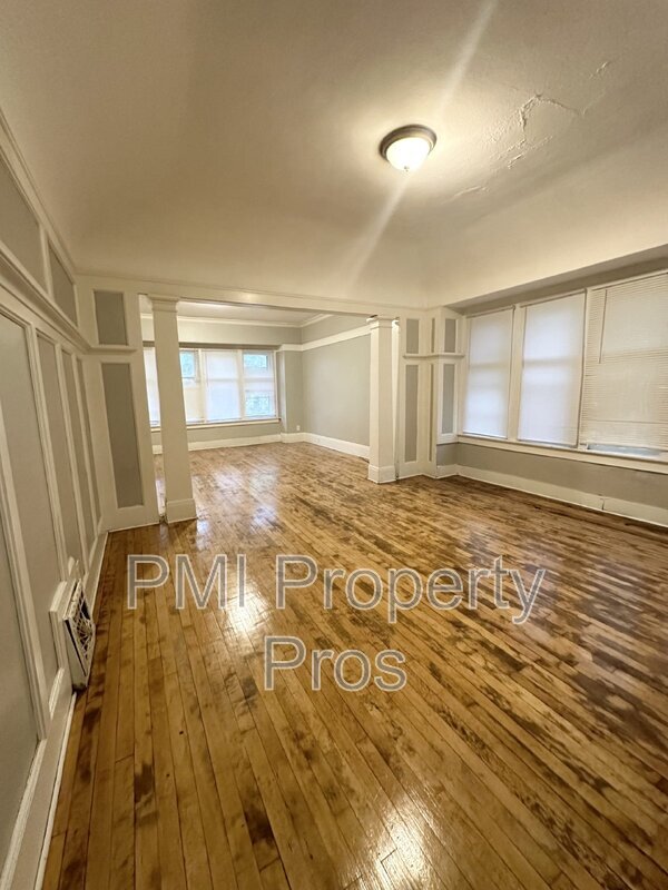 Building Photo - 2525 N 45th St