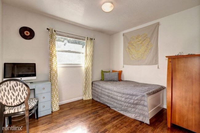 Foto del edificio - 3 br, 1 bath House - 5442 Winding Way