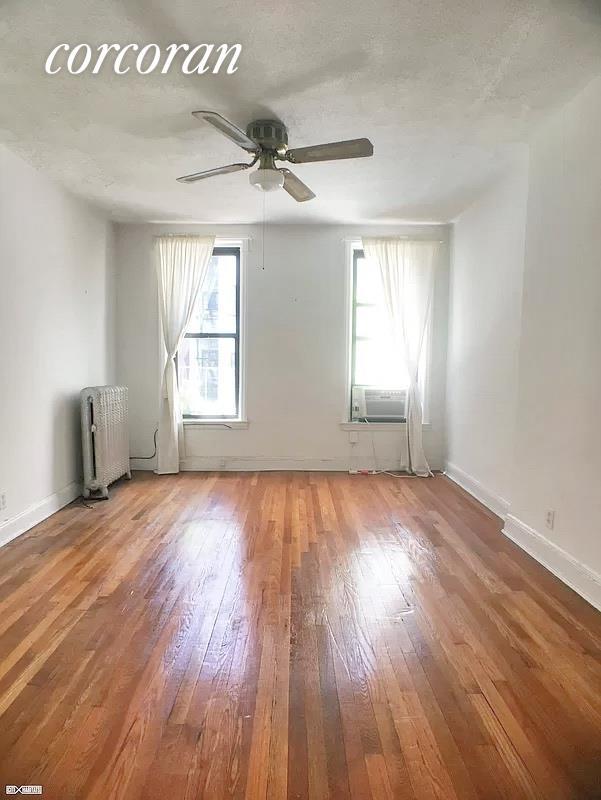 Foto principal - 522 W 50th St