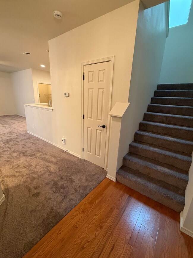 Foto del edificio - 4244 Edgewater Blvd NE