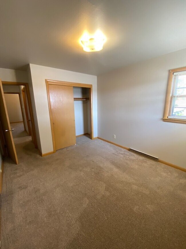 Building Photo - 4043 N 60th St