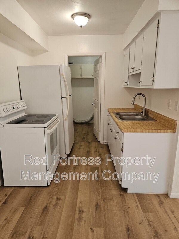 Building Photo - 803 Palm Blvd